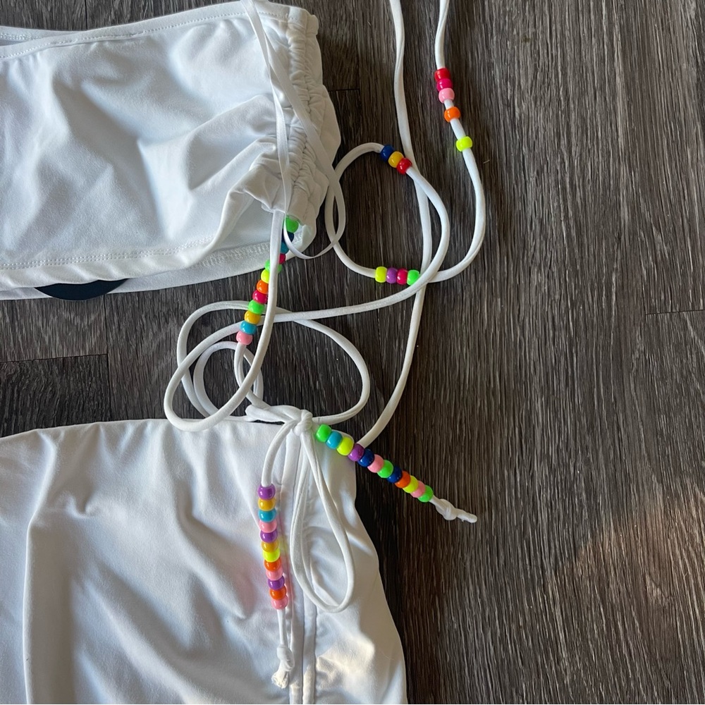 White Fox Colorful Bead Set - Picture 4 of 9